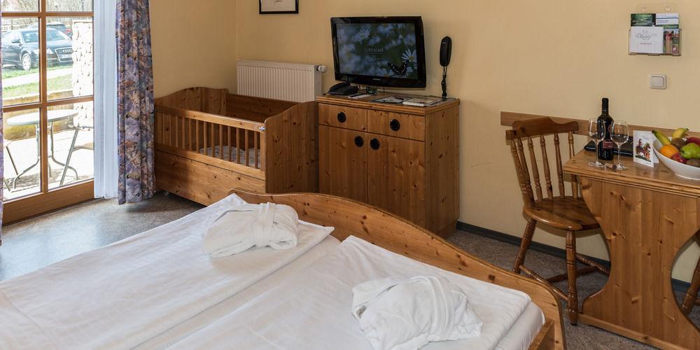 Ulrichshof, Baby & Kinder Bio-Resort Rimbach  Exteriör bild