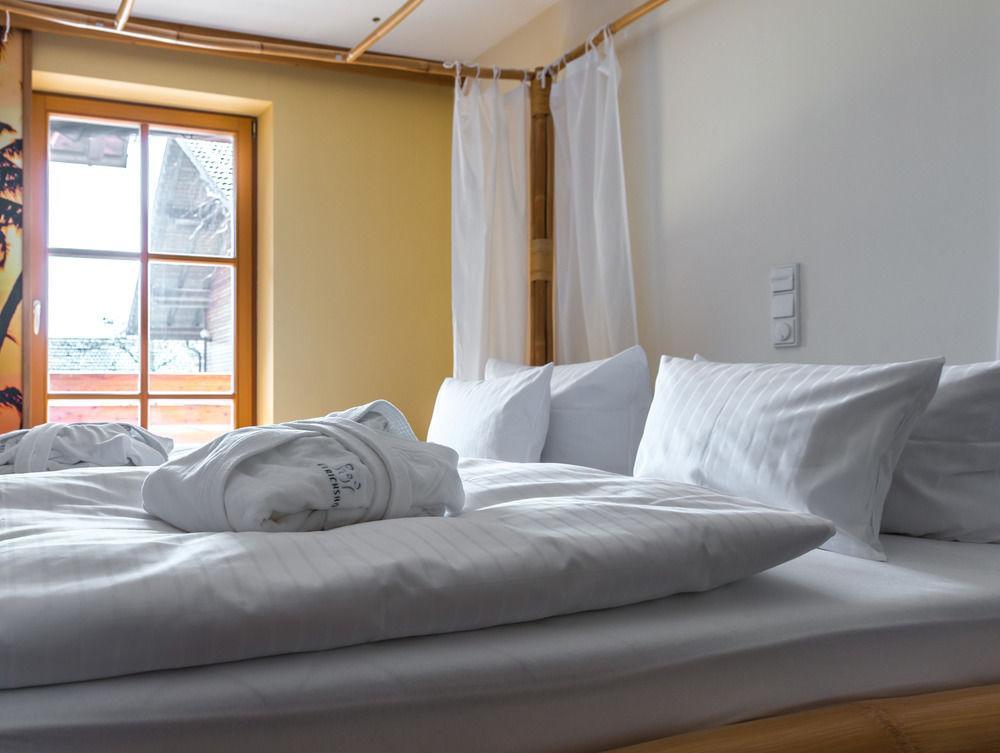 Ulrichshof, Baby & Kinder Bio-Resort Rimbach  Exteriör bild