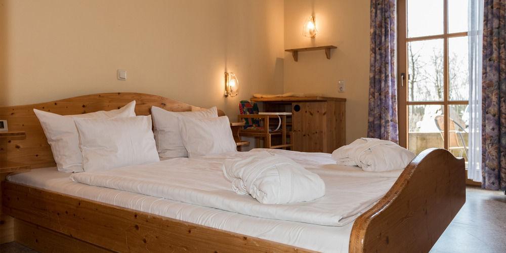 Ulrichshof, Baby & Kinder Bio-Resort Rimbach  Exteriör bild